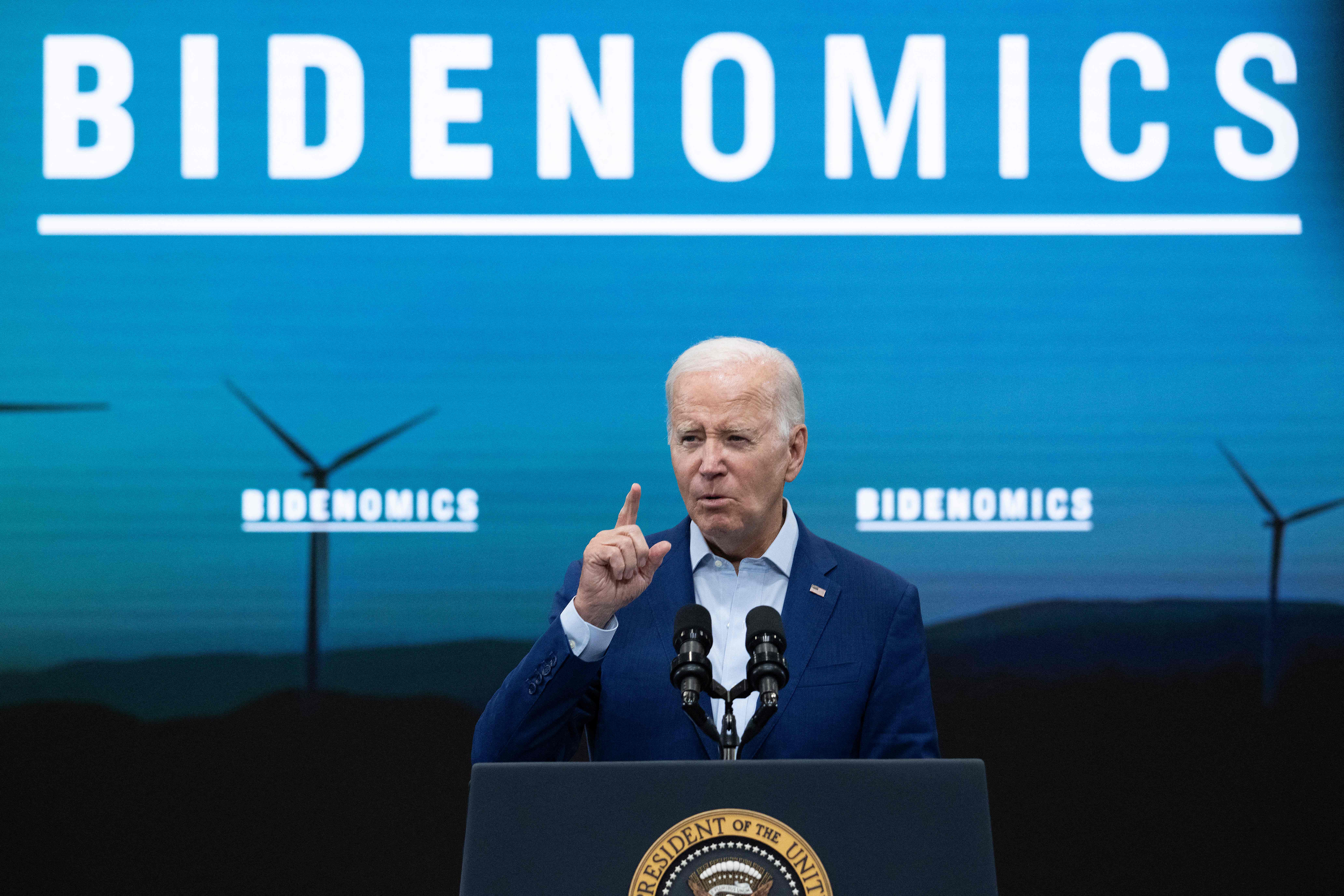NextImg:Three Cheers For Bidenomics! And Bunions!