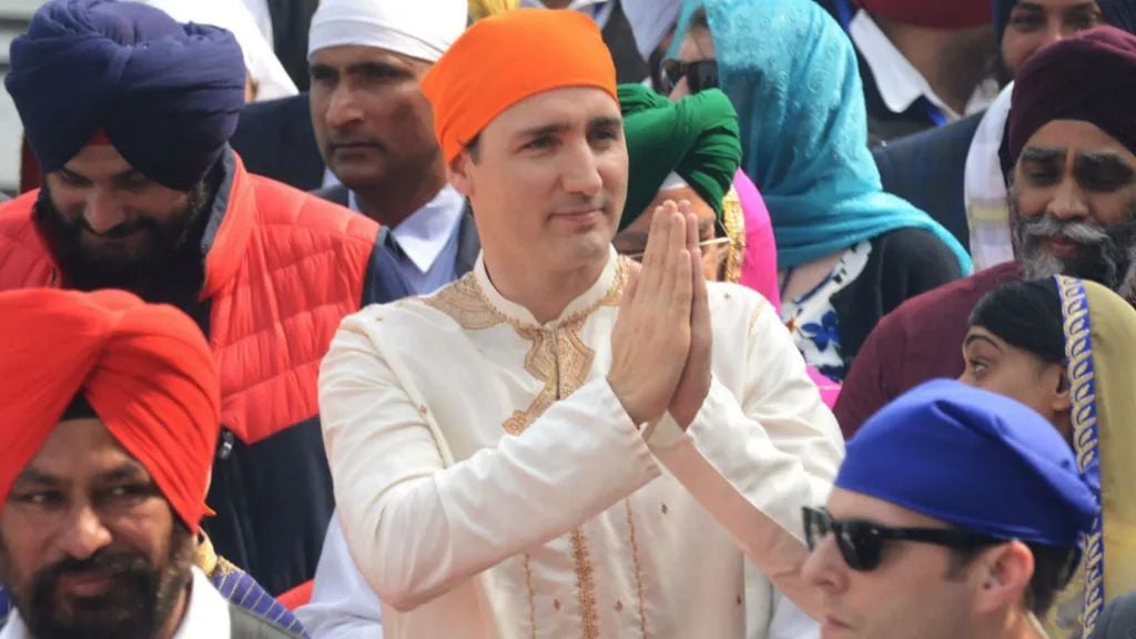 Prime Minister Justin Trudeau visits the Sikh Shrine Golden temple in Amritsar on Feb. 21, 2018, during a week-long official trip with his family to India. Photo by Narinder Nanu/AFP/Getty Images/File