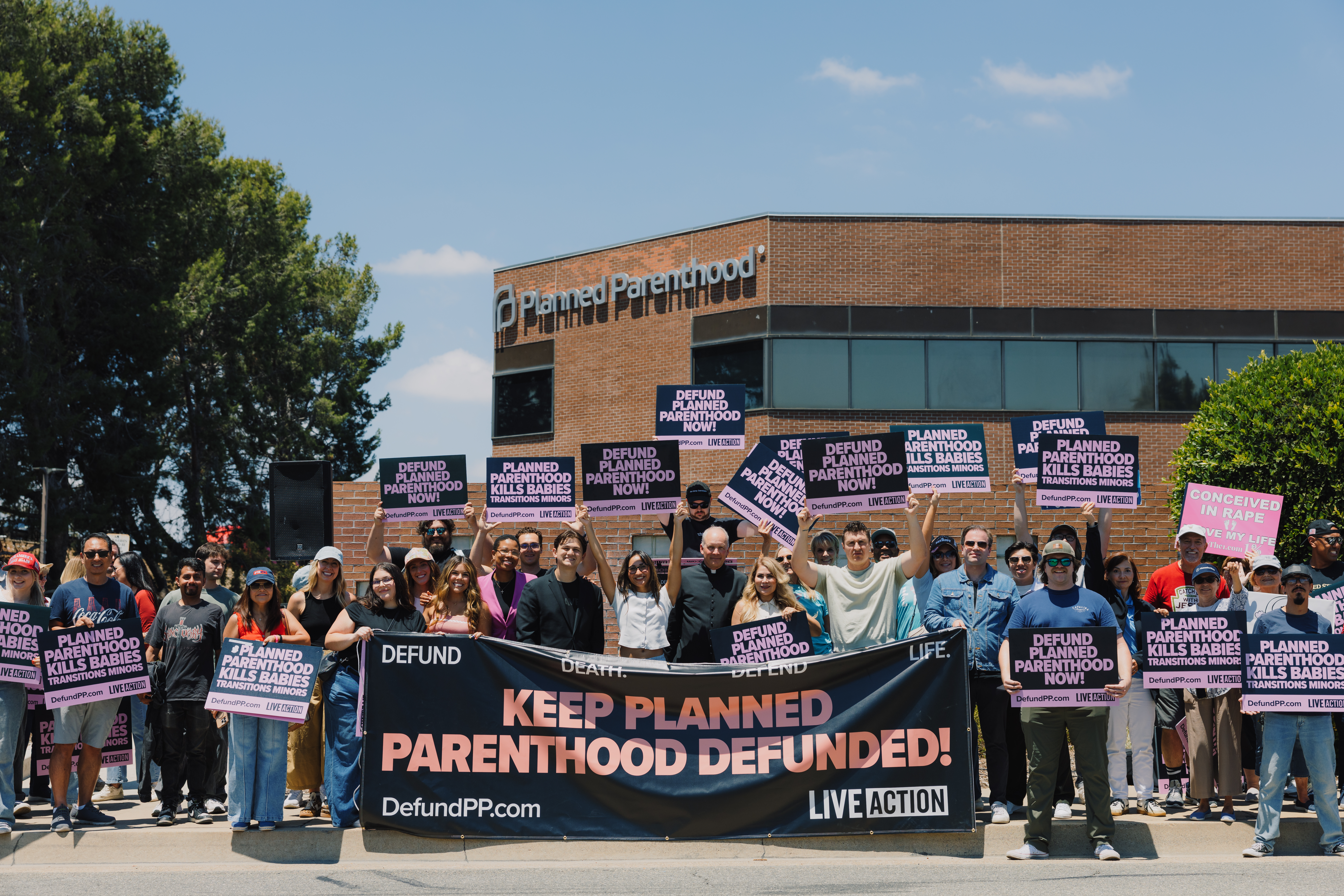 Defunding Planned Parenthood Is Courageous, Appeasing It Is Not
