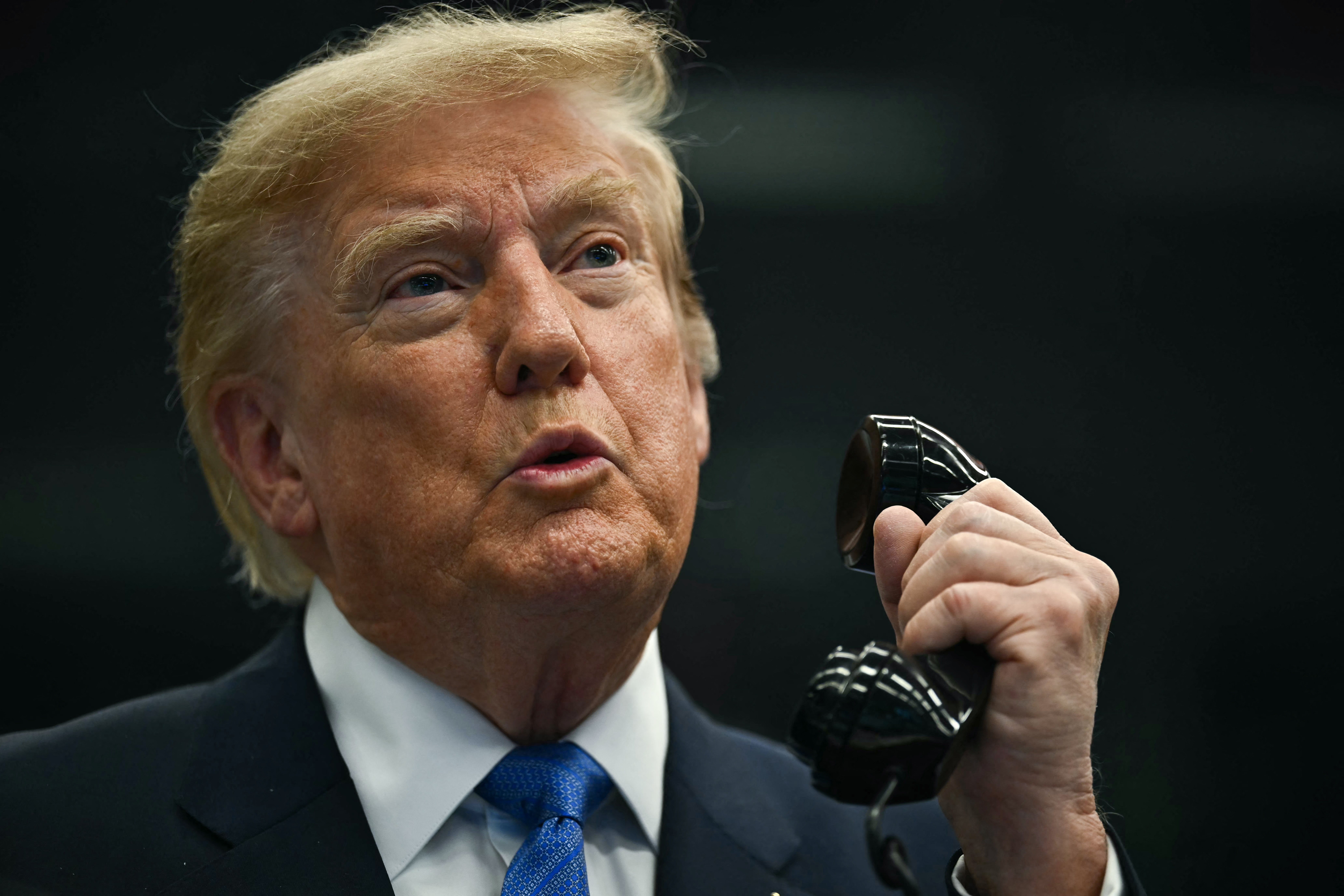 Trump Shares GOP Senator’s Phone Number In Fight For Permanent Daylight Saving Time